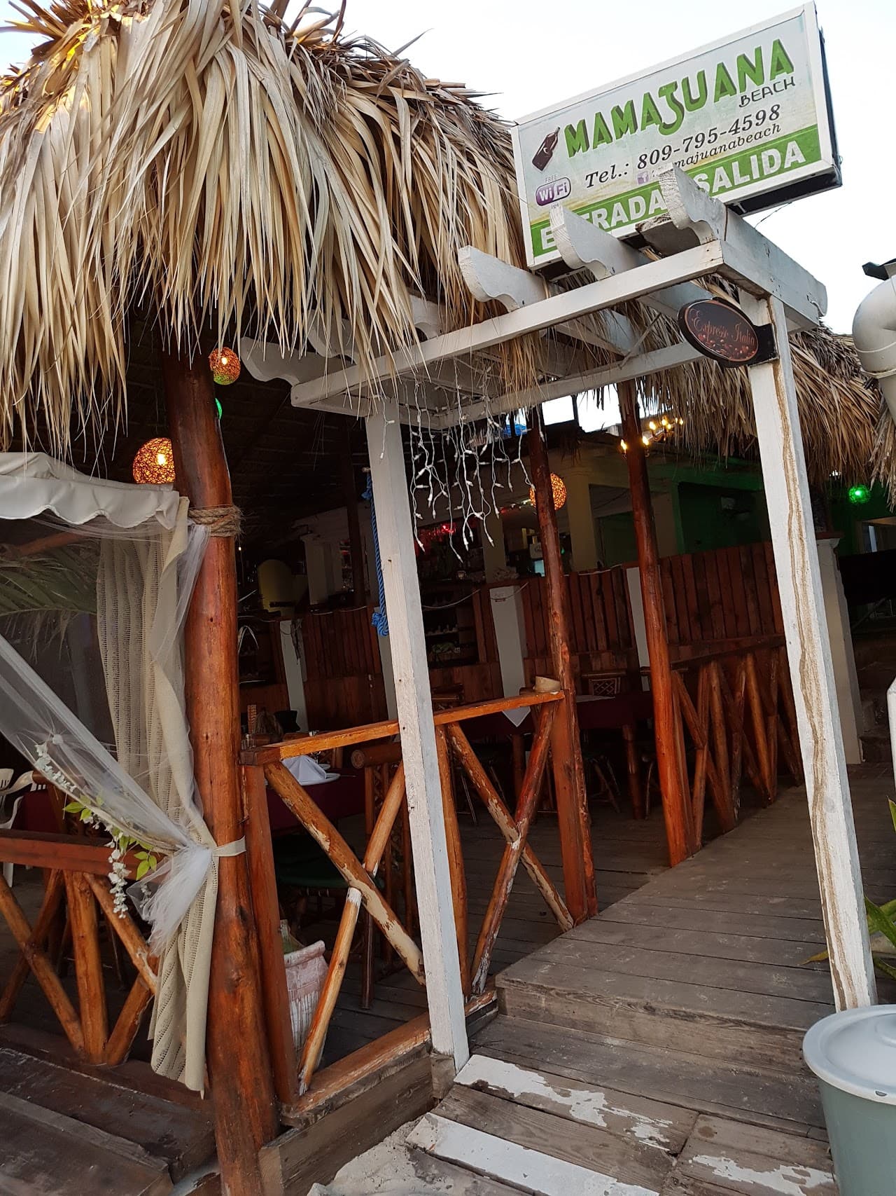 Mamajuana Bar & Restaurant